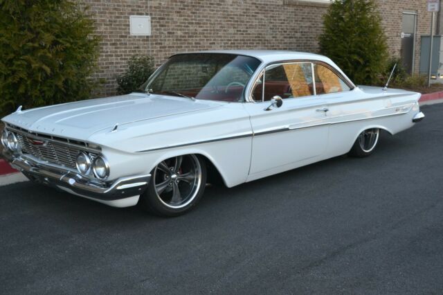 Chevrolet Impala 1961 image number 0