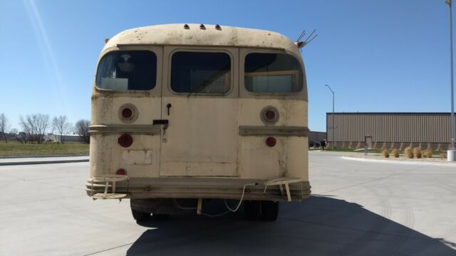 Chevrolet 4500 School Bus 1955 image number 25