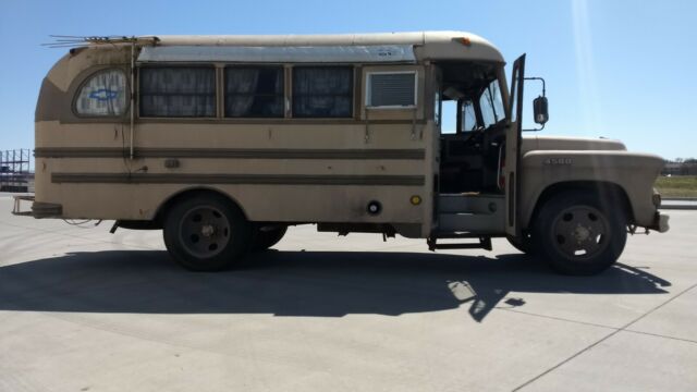 Chevrolet 4500 School Bus 1955 image number 3