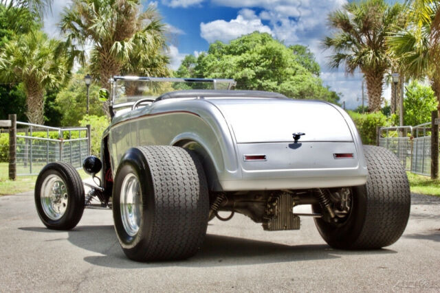 Ford Deuce Highboy Roadster 1932 image number 27