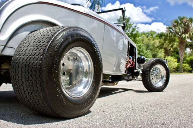 Ford Deuce Highboy Roadster 1932 image number 31