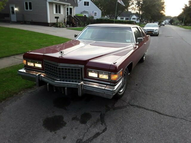 Cadillac DeVille 1976 image number 0