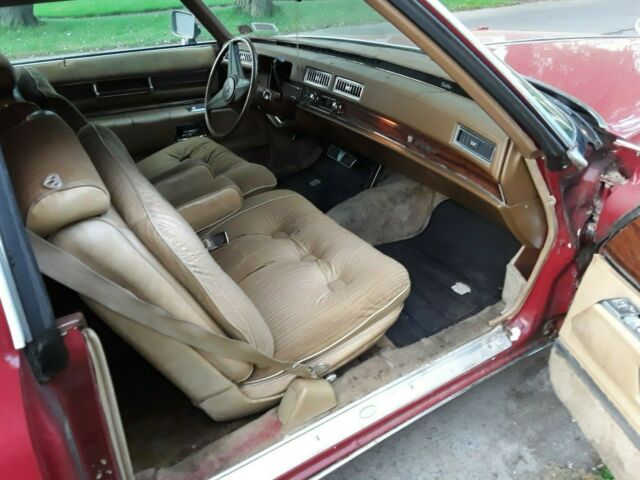 Cadillac DeVille 1976 image number 14