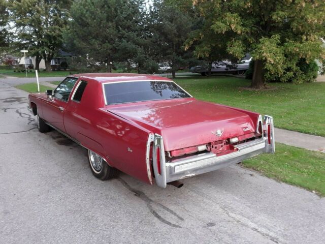 Cadillac DeVille 1976 image number 16