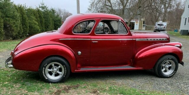 Chevrolet Special Deluxe 1940 image number 1