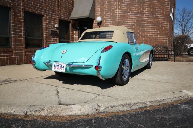 Chevrolet Corvette 1957 image number 4