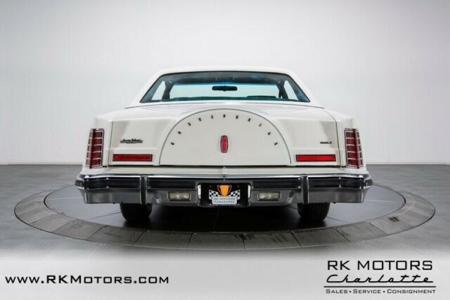 Lincoln Continental 1977 image number 22