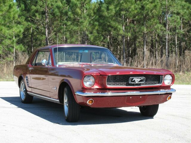 Ford Mustang 1966 image number 34