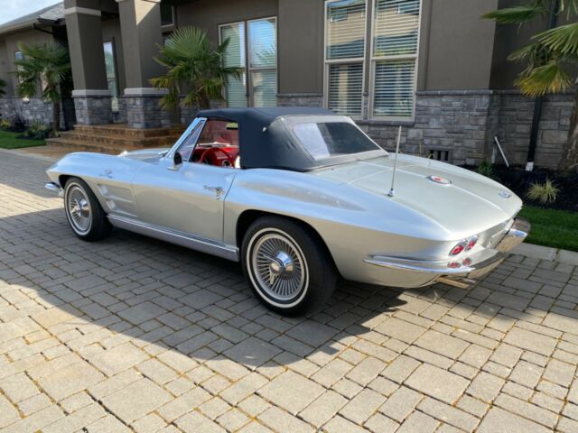 Chevrolet Corvette 1963 image number 30