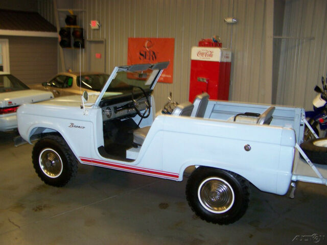 Ford Bronco 1966 image number 16