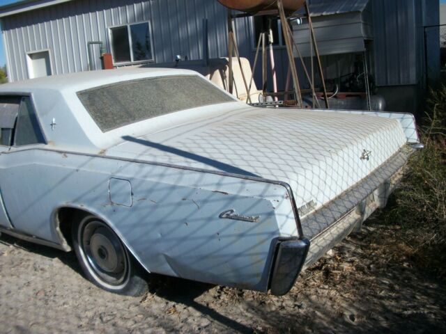 Lincoln Continental 1967 image number 10