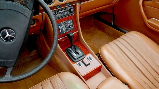 Mercedes-Benz 400-Series 1978 image number 16