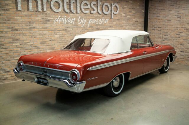 Ford Galaxie 1962 image number 30