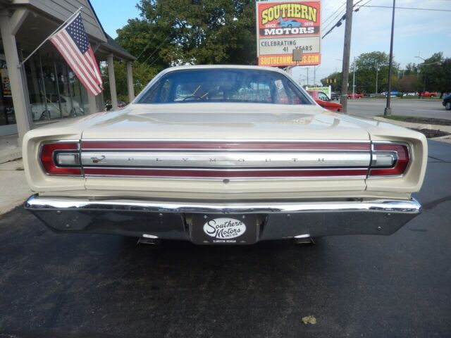 Plymouth Road Runner 1968 image number 17