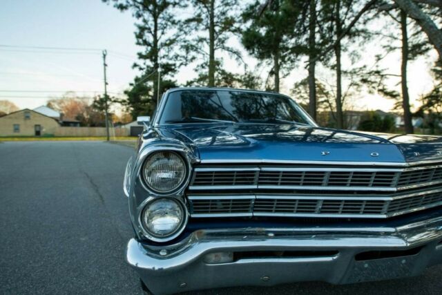 Ford Galaxie 1967 image number 11