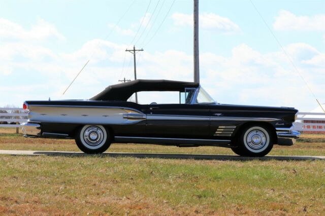 Pontiac Bonneville 1958 image number 26