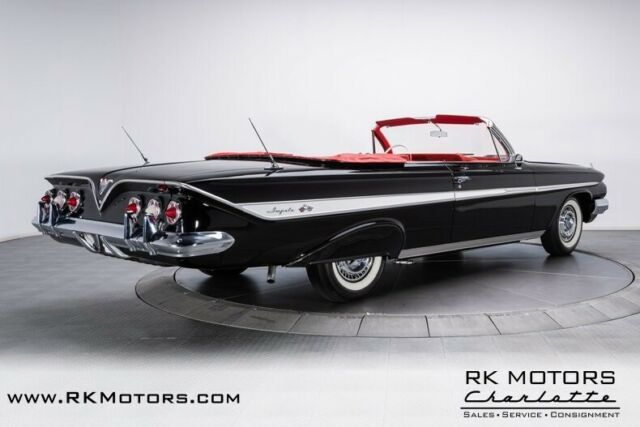 Chevrolet Impala 1961 image number 25