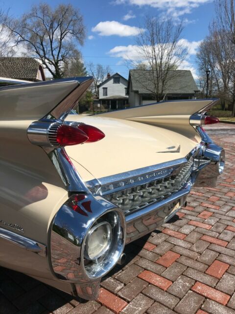 Cadillac DeVille 1959 image number 13