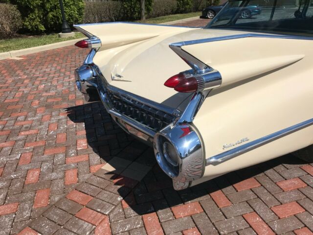 Cadillac DeVille 1959 image number 16