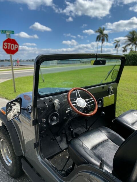 Jeep CJ 1971 image number 15