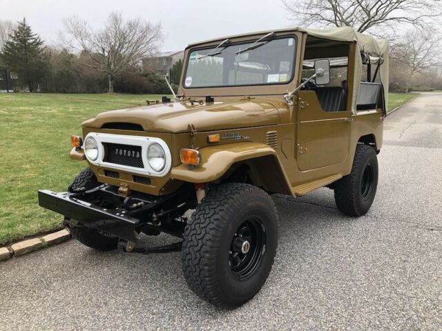 Toyota FJ Cruiser 1972 image number 14