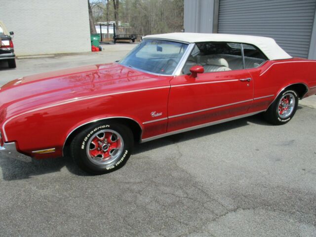 Oldsmobile Cutlass 1972 image number 0