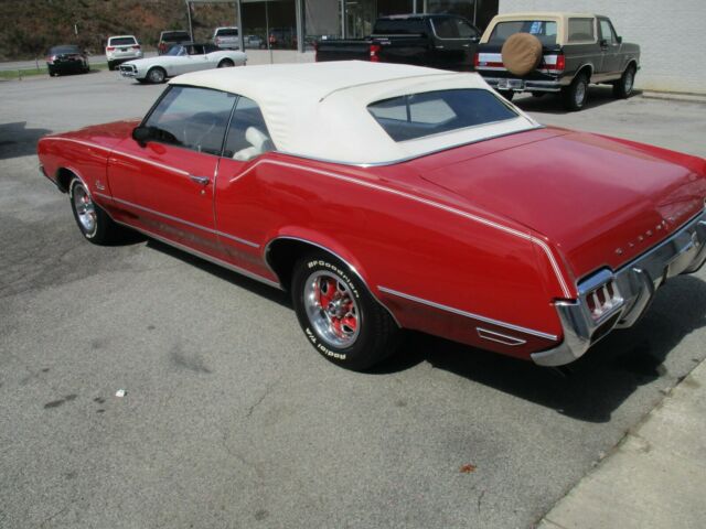 Oldsmobile Cutlass 1972 image number 2