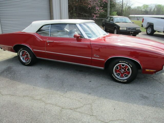 Oldsmobile Cutlass 1972 image number 28