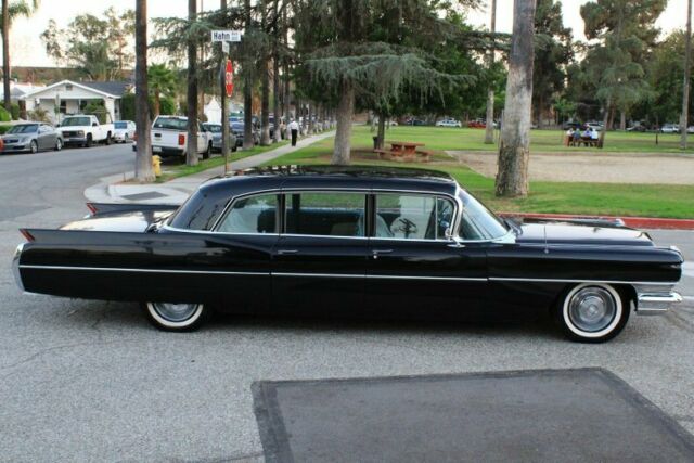 Cadillac Fleetwood 1964 image number 30