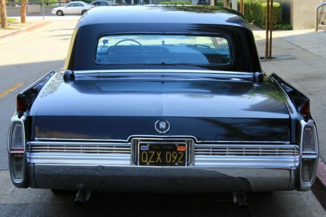 Cadillac Fleetwood 1964 image number 4