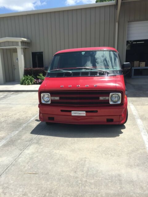 Dodge Shorty Van 1975 image number 10