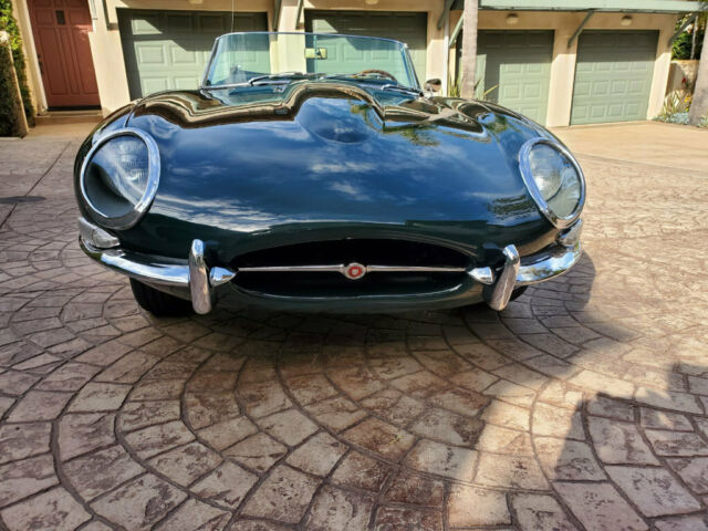 Jaguar E-Type 1964 image number 15