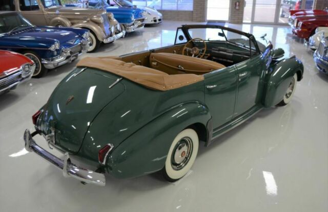 Cadillac Series 62 Convertible Sedan 1940 image number 37