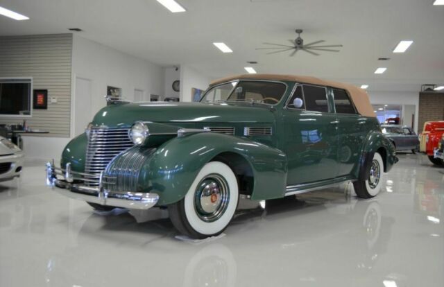 Cadillac Series 62 Convertible Sedan 1940 image number 5