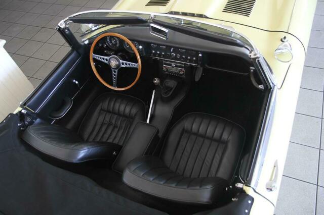 Jaguar E-Type 1967 image number 46