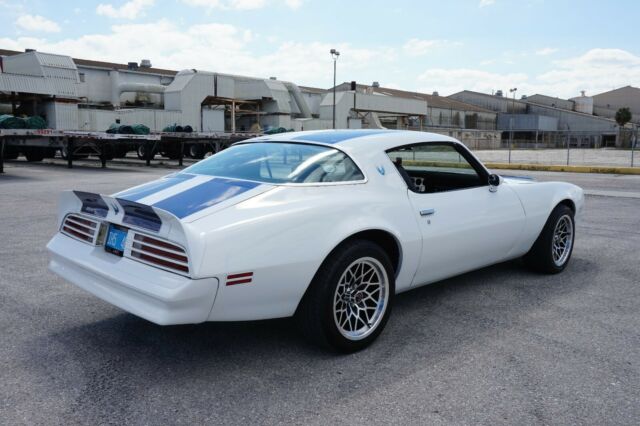 Pontiac Firebird 1978 image number 3