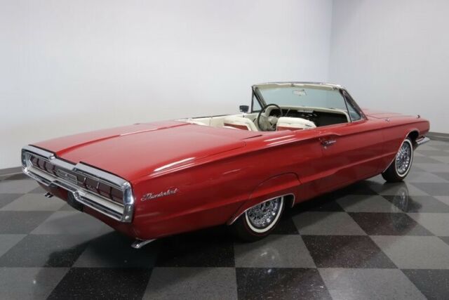 Ford Thunderbird 1966 image number 37