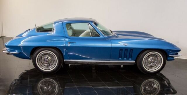 Chevrolet Corvette 1966 image number 10