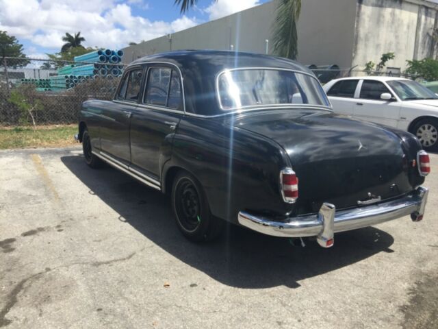 Mercedes-Benz 200-Series 1957 image number 27