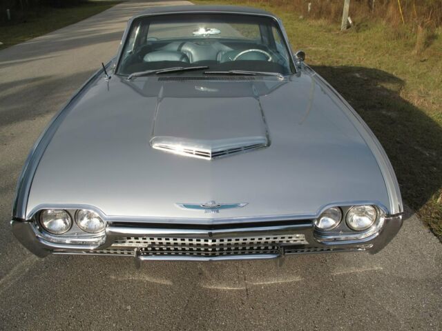 Ford Thunderbird 1962 image number 15