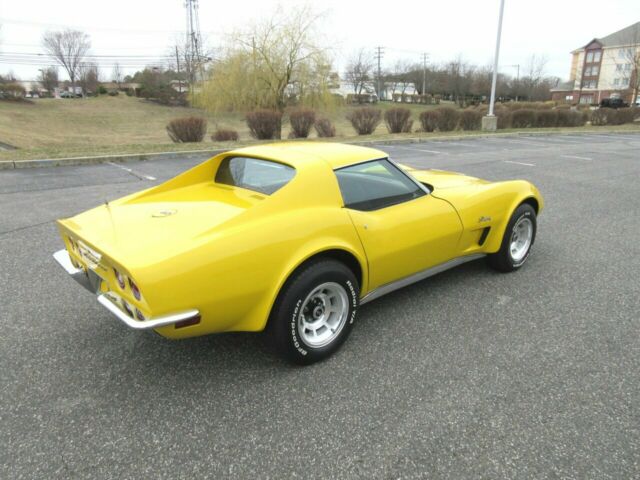 Chevrolet Corvette 1973 image number 17