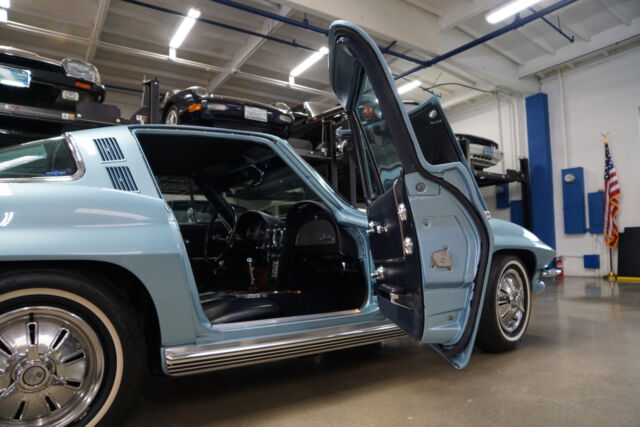 Chevrolet Corvette 327/365HP L76 V8 4 spd Coupe with AC 1964 image number 47