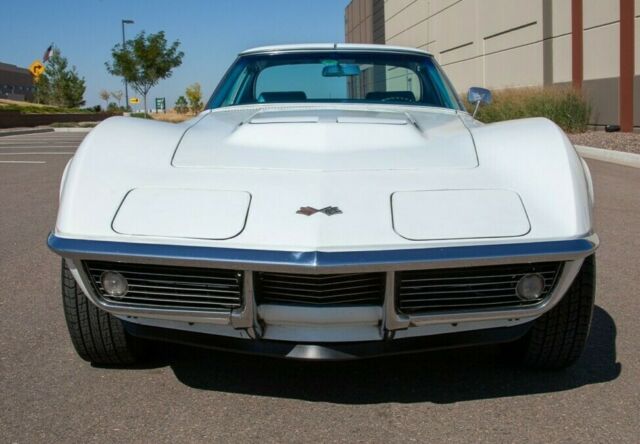 Chevrolet Corvette 1969 image number 2