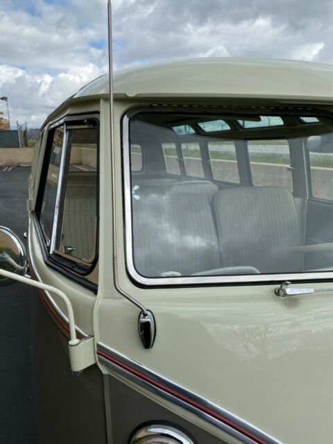 Volkswagen Bus/Vanagon 1964 image number 12