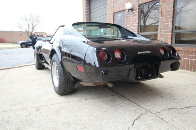 Chevrolet Corvette 1977 image number 27