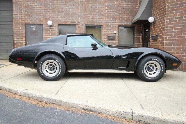 Chevrolet Corvette 1977 image number 29