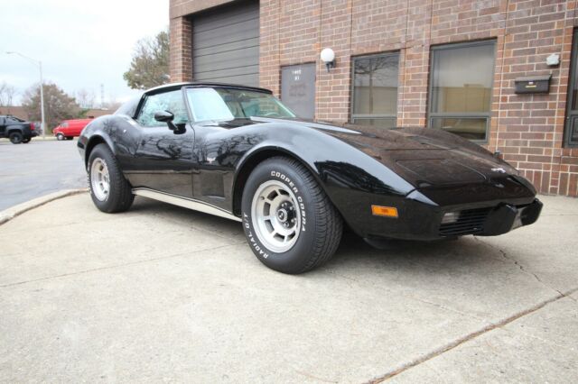 Chevrolet Corvette 1977 image number 30