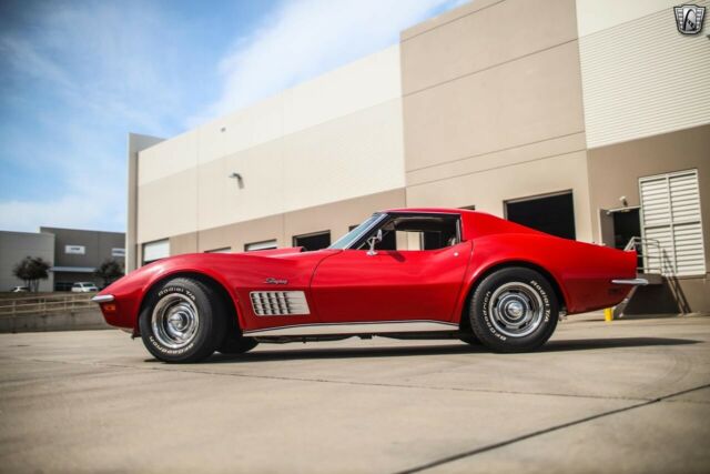 Chevrolet Corvette 1972 image number 10