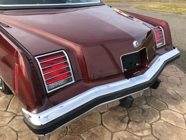 Pontiac Grand Prix 1976 image number 38