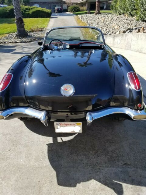 Chevrolet Corvette 1958 image number 1